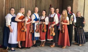 Ryhmä pelimannisoittajia